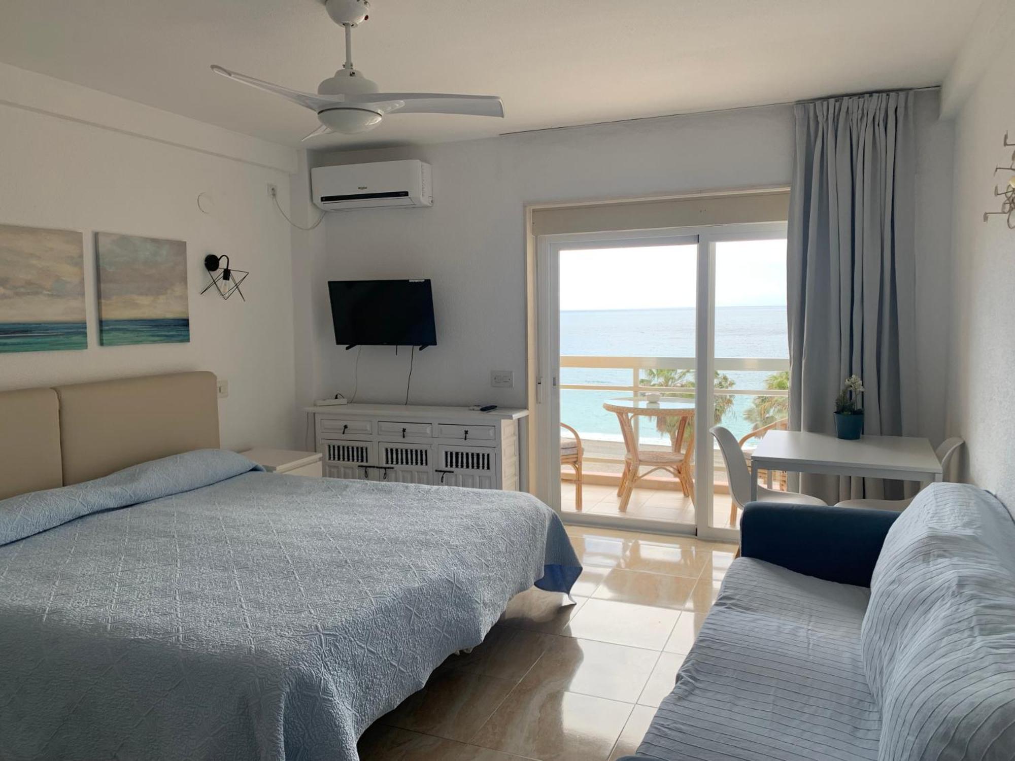 Apartahotel Chinasol Con Parking Y Desayuno Альмуньекар Экстерьер фото