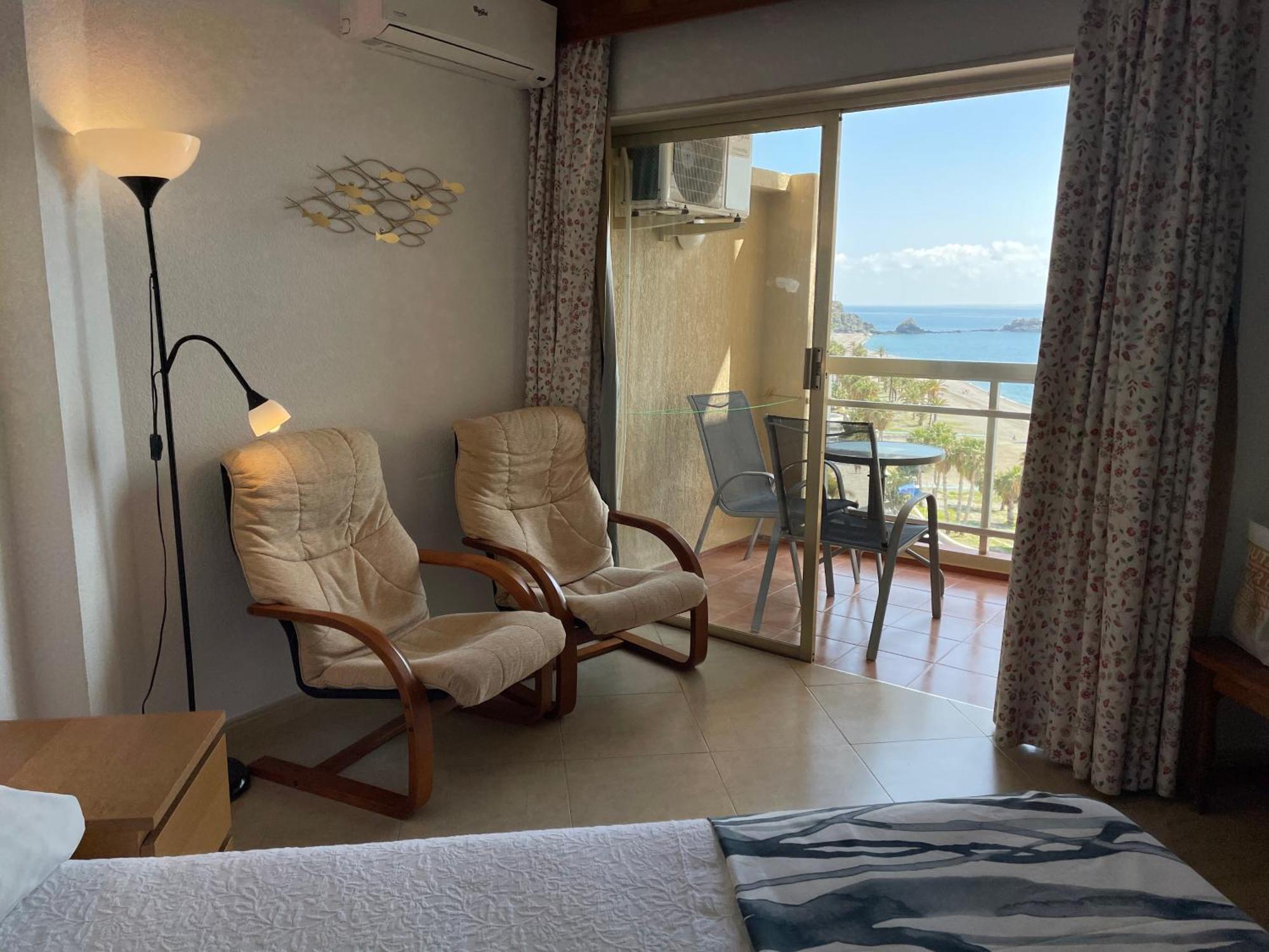 Apartahotel Chinasol Con Parking Y Desayuno Альмуньекар Экстерьер фото