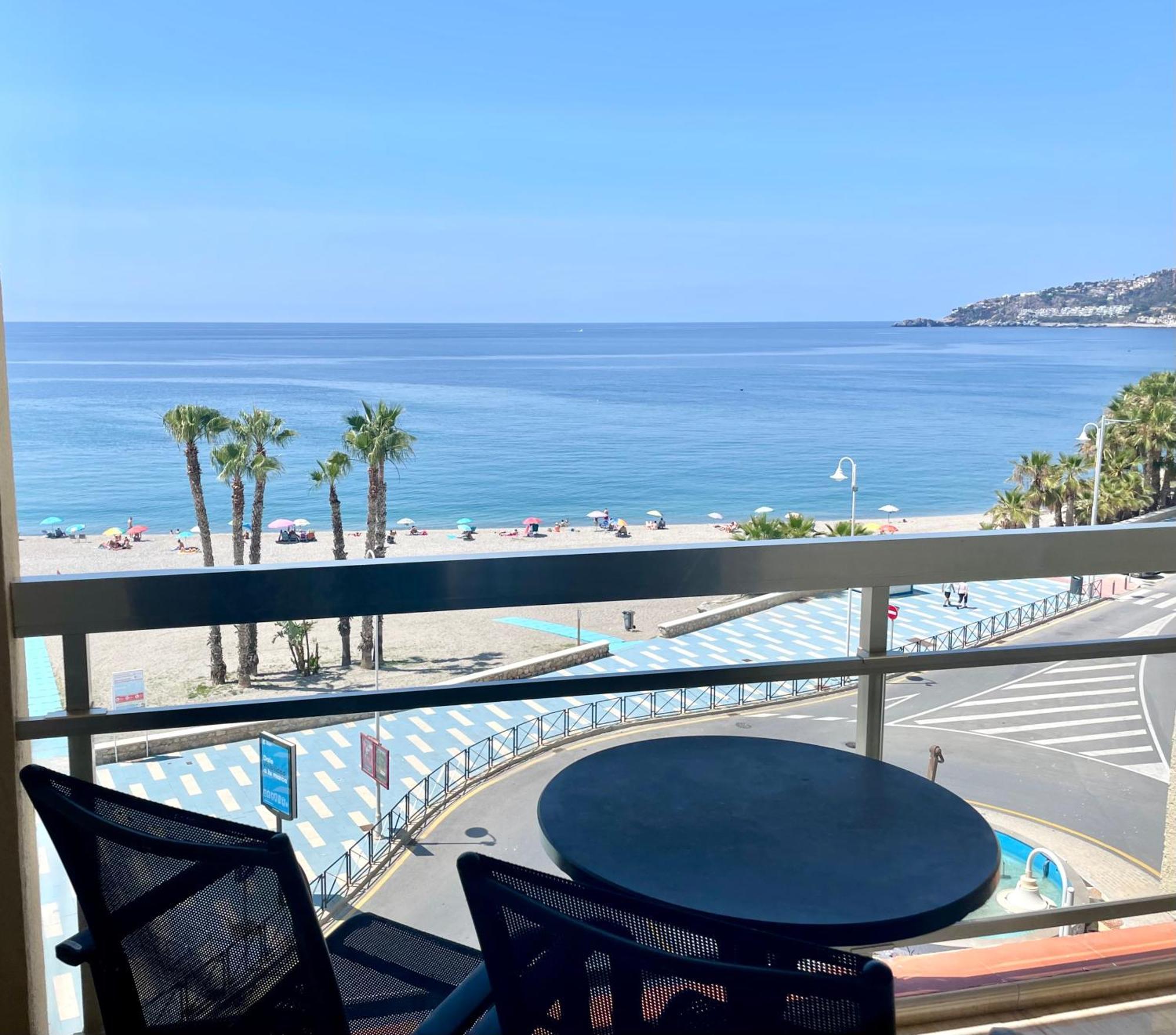 Apartahotel Chinasol Con Parking Y Desayuno Альмуньекар Экстерьер фото